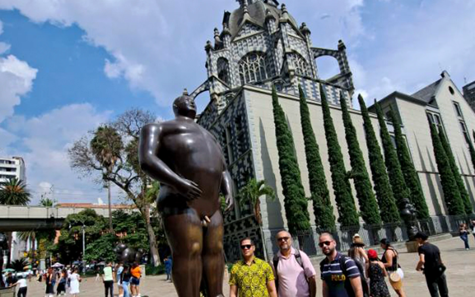 City Tour Medellín en 5 Sentidos con Metro y Plaza Botero